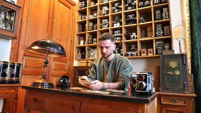 Fotoğraf tutkusu koleksiyona dönüştü : 6 yılda 150'ye yakın fotoğraf makinesi biriktirdi