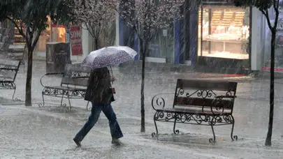 Sağanak , sis ve çığ uyarısı peş peşe geldi