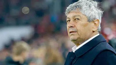 Romanya Milli Futbol Takımı teknik direktör Lucescu ile yollarını ayırdı