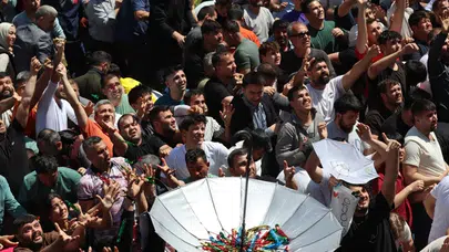 Manisa'da mesir macunu festivali coşkusu : 10 ton mesir saçıldı
