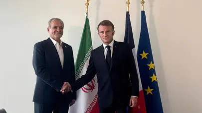 Fransa Cumhurbaşkanı Macron, İranlı mevkidaşı ile görüştü