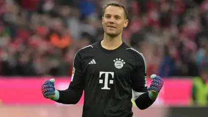 Manuel Neuer dün geceye damga vurdu