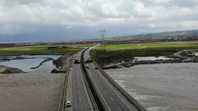 Batman'da sağanak etkisi : Yol çöktü, ulaşım kapatıldı
