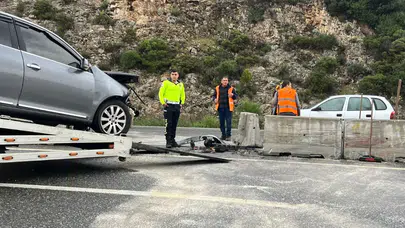 Muğla Sakar Geçidi'nde trafik kazası : 3 kişi yaralandı