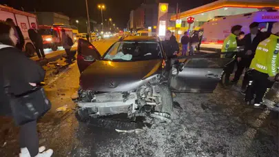 Avcılar'da otomobiller çarpıştı : 4 yaralı