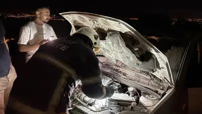 Hatay'da seyir halindeki araç alevlere teslim oldu