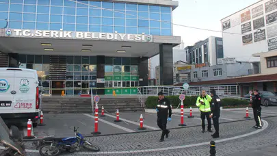 Antalya’da Serik Belediye binasına silahlı saldırı