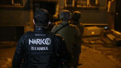İstanbul'da uyuşturucu imalathanesine baskın : Kilolarca uyuşturucuya el kondu