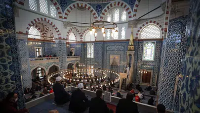 Cuma hutbesi yayınlandı : Birbirimize kenetlenelim sorumluluklarımızı idrak edelim