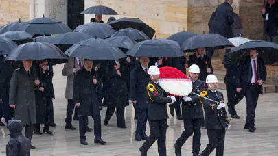 Bakan Tekin, Anıtkabir'i ziyarette bulundu