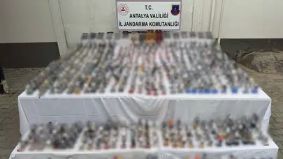 Manavgat'ta kaçakçılık operasyonu : Gözlük ve saatler ele geçirildi