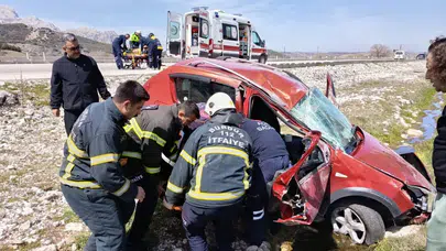 Burdur'da araç şarampole savruldu : 2 kişi yaralandı