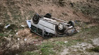 Kırıkkale'de ticari araç takla atarak şarampole devrildi : Yaralılar var