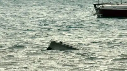 Arakanlı Müslümanları taşıyan tekne alabora oldu : 250 kişi kayıp