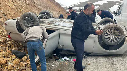 Sivas’ta otomobil takla attı : 3 yaralı