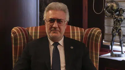Tamer Karadağlı Antalya Tiyatro Festivali’nde yuhalandı