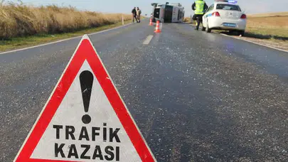 Niğde'de feci kaza : Hafif ticari araç ile otomobil çarpıştı, 7 kişi yaralandı