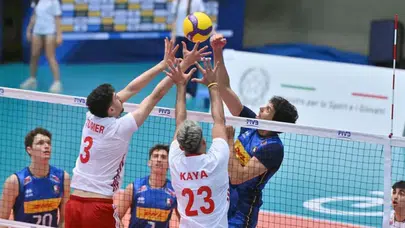 A Milli Erkek Voleybol Takımı, İtalya'ya 3-0 yenildi