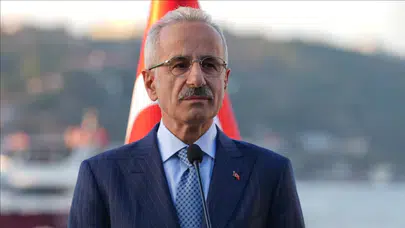 Ulaştırma Bakanı Uraloğlu nisan ayı verilerini açıkladı : Limanlarda yük elleçleme rekoru kırıldı