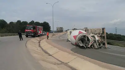 Bursa'da beton mikseri devrildi : Sürücü yaralandı