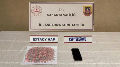 Sakarya'da evlerini uyuşturucu imalathanesine çeviren 2 şüpheli tutuklandı