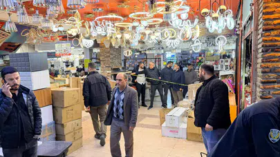 Adana'da iş yerinde kanlı saldırı : Avize dükkanı çalışanı ağır yaralandı