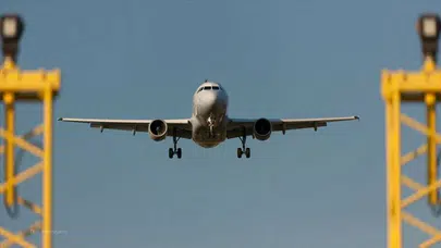 İkinci pilotun fenalaştığı uçuşta panik ! Uçak Kazakistan'a acil iniş yaptı