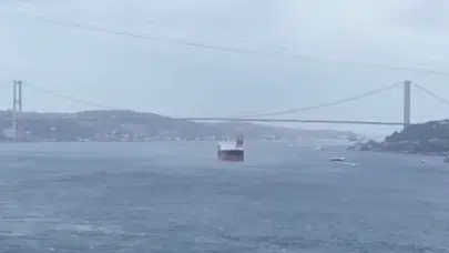 İstanbul Boğazı'nda Panama bayraklı yük gemisi arıza yaptı