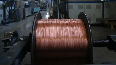 Bakır fiyatlarında tarihi zirve : Yapay zeka ve enerji talebi rekoru getirdi