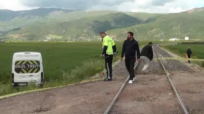 Gaziantep'te öğrenci servisine tren çarptı: 13 yaralı
