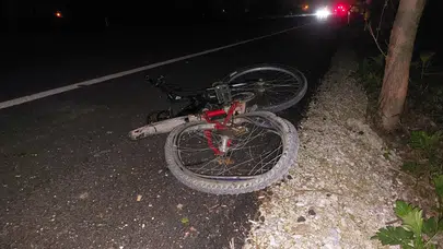 Sakarya'da motosiklet ile bisiklet çarpıştı : 2'si ağır 3 yaralı