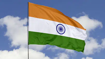 Hindistan'da yangın : Yeni Delhi'de 4 katlı apartman yandı