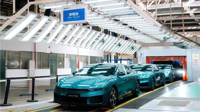 Lynk & Co 10 seri üretime geçti : 4 dakikada yüzde 70 şarj, 816 km menzil