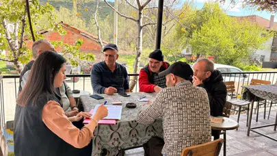 Afyonkarahisar'da çiftçiler tarım ve hayvancılık alanlarında bilgilendi