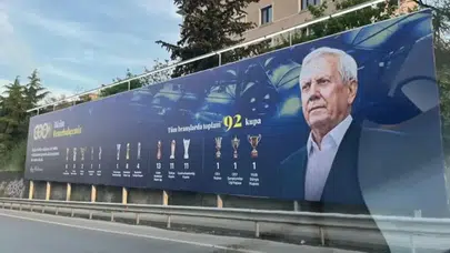 Aziz Yıldırım'ın başkanlık kampanyasında kupa vurgulu bilboard