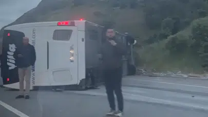 Susurluk'ta yolcu otobüsü devrildi: 25 yaralı