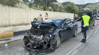 Burdur'da 5 araçlı zincirleme trafik kazası : Yaralılar var