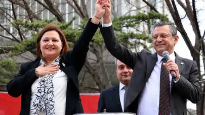 Burcu Köksal AK Parti'ye geçeceğini duyurdu