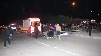 Antalya Kumluca'da motosiklet çöp kamyonuyla çarpıştı : 2 genç hayatını kaybetti