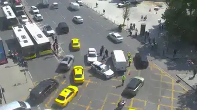 Beşiktaş’ta trafik kazası : Ticari aracın çarptığı polis memuru ağır yaralandı