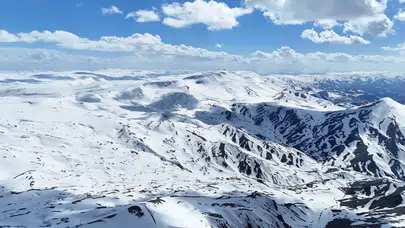 Erzurum Palandöken'de kar bereketi yaşanıyor