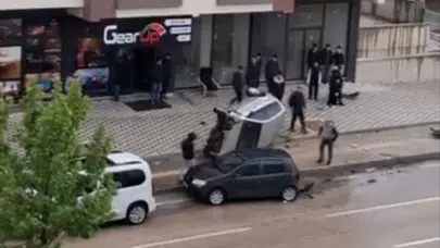 Bursa Yıldırım'da kontrolden çıkan otomobil takla attı