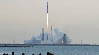 Bezos’un roketi testte patladı!
