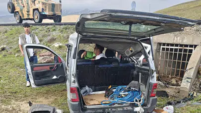 Van Çaldıran'da kamyonet şarampole yuvarlandı : 5 yaralı