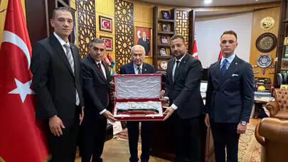 Samsun heyeti, MHP lideri Bahçeli'yi ziyaret etti