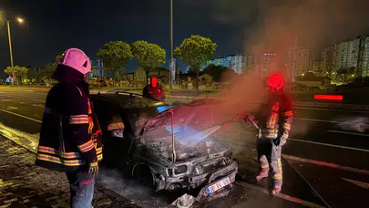 Kayseri'de seyir halindeki otomobil alev aldı
