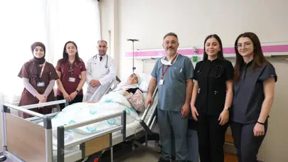 Sivas'ta hastanın göğüs duvarındaki 8 kiloluk tümör başarıyla çıkarıldı