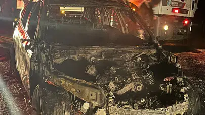 Bolu Göynük'te otomobil alev alev yandı