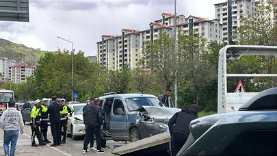 Gümüşhane’de zincirleme trafik kazası : 4 yaralı