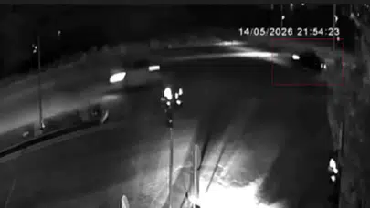 Gaziantep’te otomobil tren yoluna uçtu : 3 yaralı